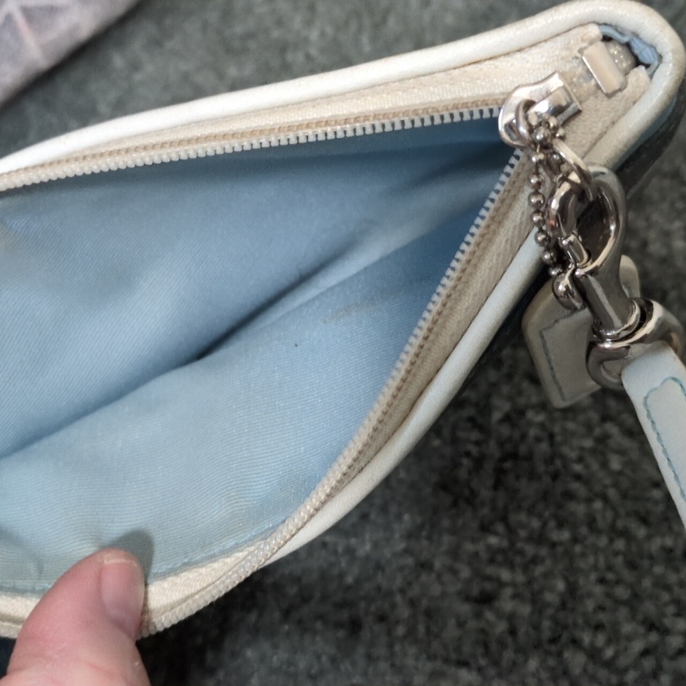 🩵Coach Wristlet Stylish Blue and Gray Women's Clutch - Picture 3 of 6